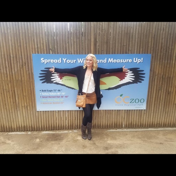 ❤ Welcome to my closet! ❤ I LOVE REASONABLE OFFERS - Picture 4 of 5